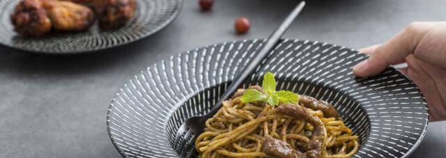 是在铁锅上做出来的真的好特别呀开元棋牌这样酸酸甜甜的意面原来(图3)